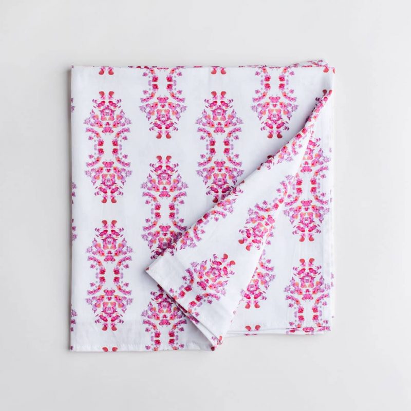 Pink and white patterned organic cotton table cloth